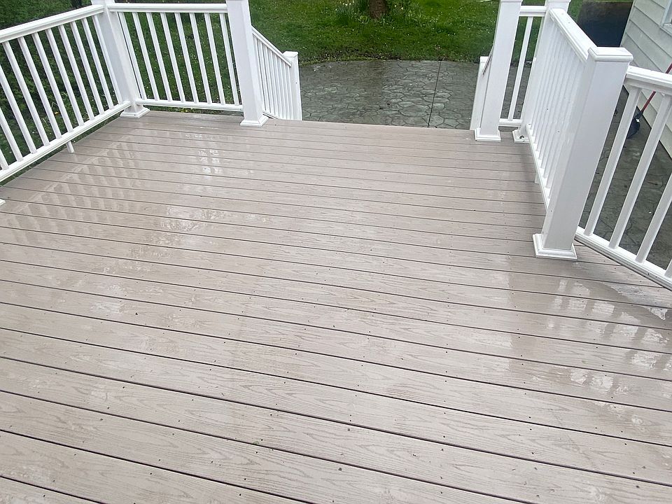 2nd image of 2215 Downey Rd
