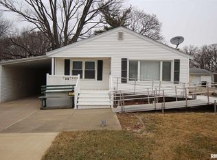 97 E Lancaster St, Washington, IL 61571