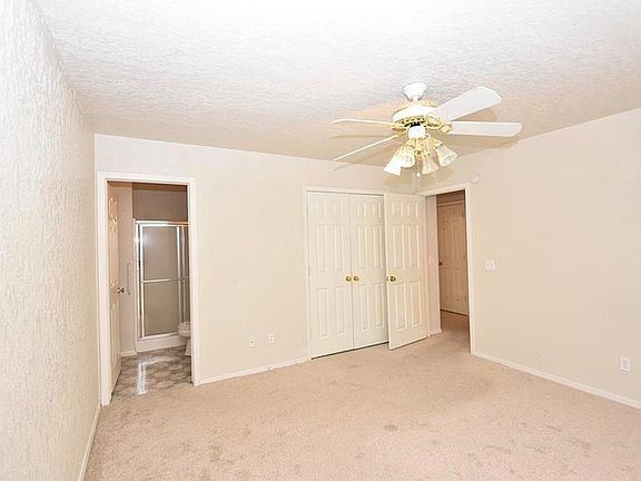 4th image of 223 N Elm St #2