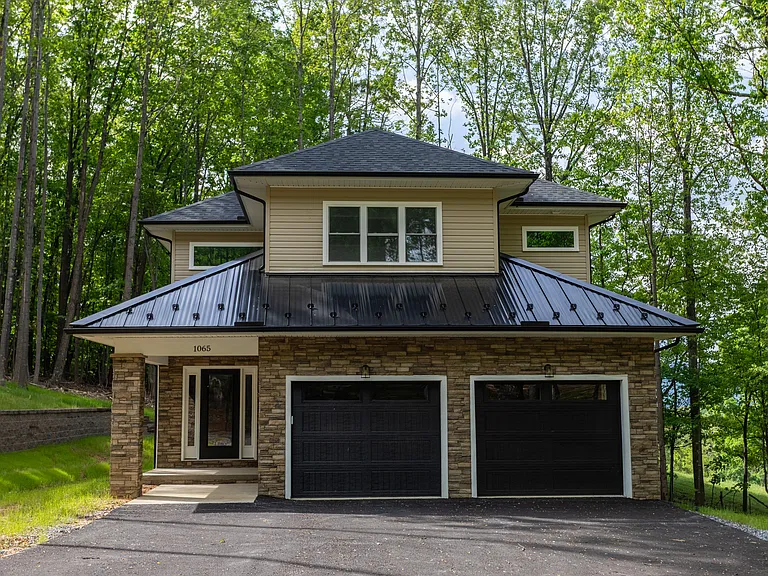 1065 Thornblade Way — Photo 3