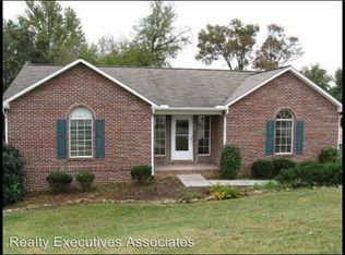 425 Hiddenbrook Ln, Maryville, TN 37804