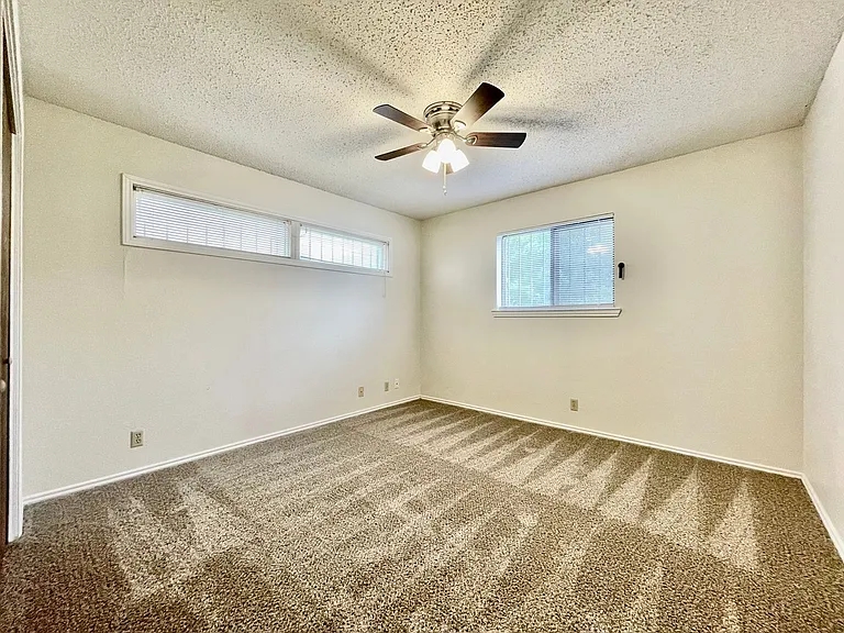 1303 Conway Dr — Photo 12