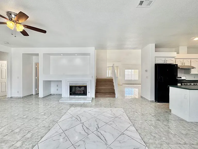 3828 Climbing Rose St — Photo 15