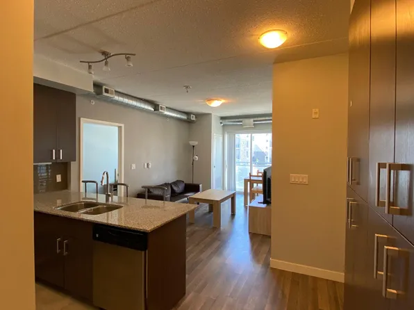 62 Balsam St #H303, Waterloo, ON N2L 3H2