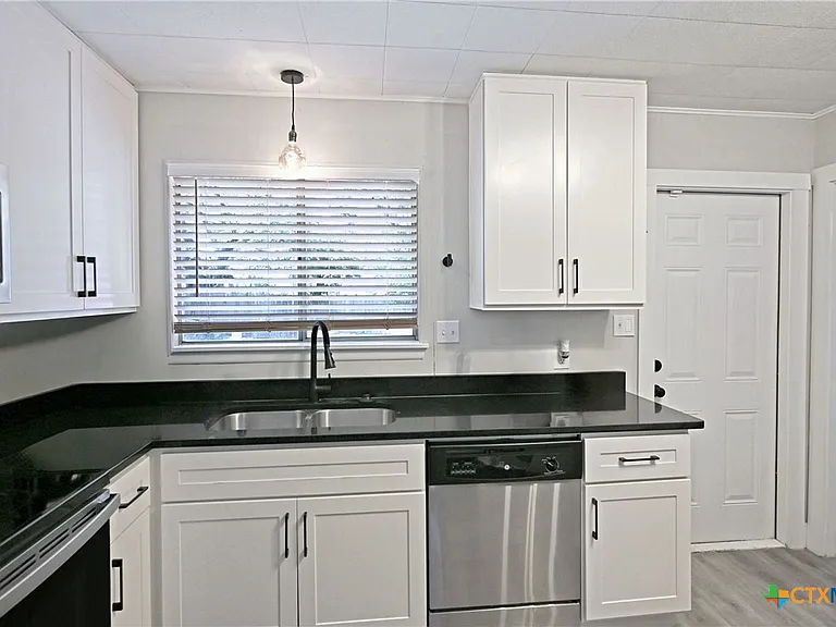553 Scenic Dr — Photo 10
