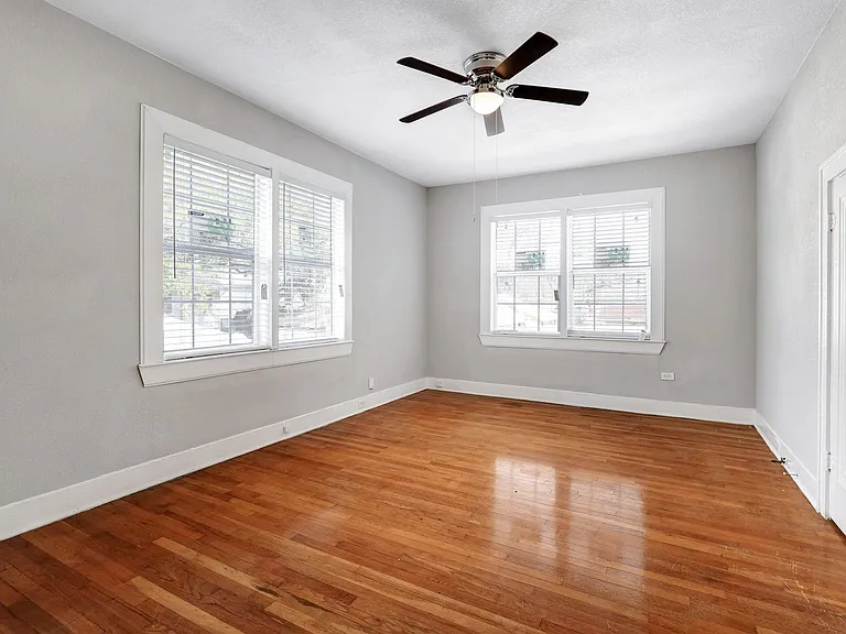 527 Fulton Ave — Photo 15