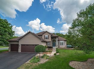 1671 Windsor Cir, Shakopee, MN 55379