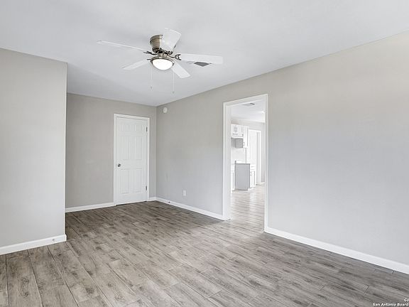 4th image of 506 SPRINGVALE DR