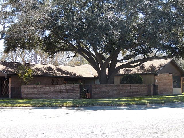 1st image of 1604 Roosevelt Blvd