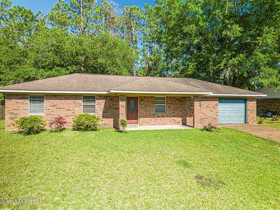 1st image of 12514 Briarwood West Dr W
