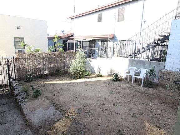 2nd image of 1428 Echo Park Ave