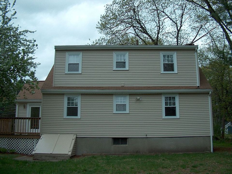 2nd image of 23 Boutwell St