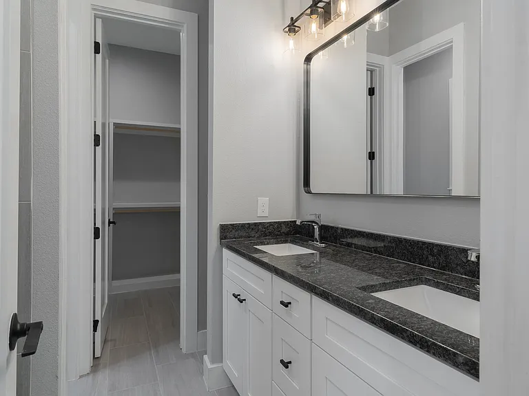 2818 Chicago St — Photo 17