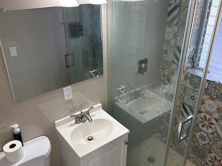 1708 NE 20th Ave #1 — Photo 2