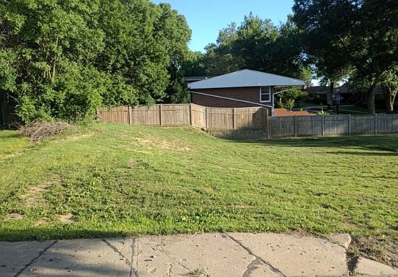 3rd image of 3700 Pierce Pl #00