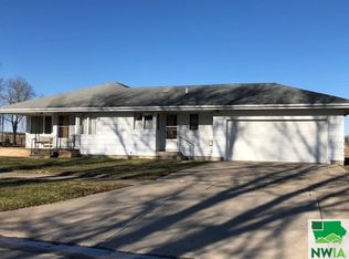 503 S Bradley St, Rock Rapids, IA 51246