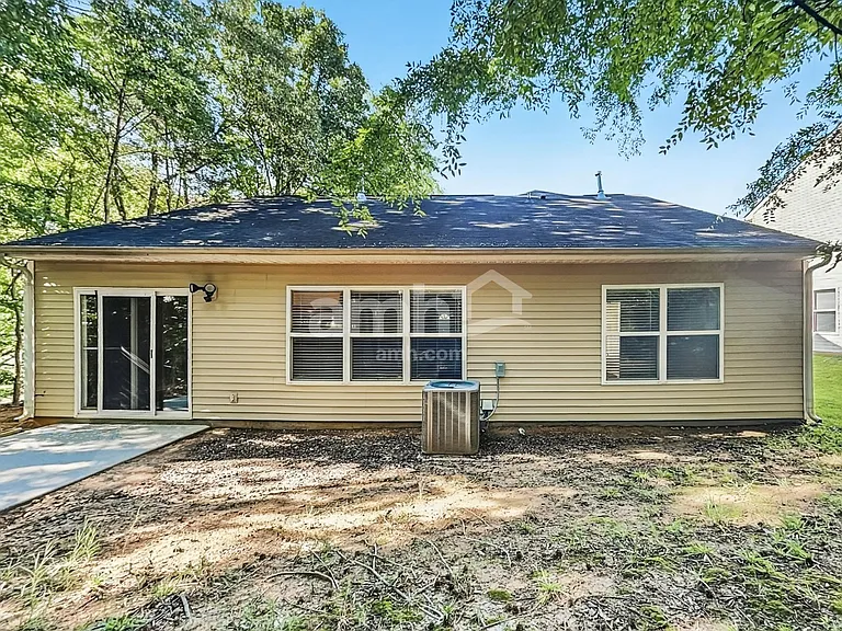 7033 Sunman Rd — Photo 17