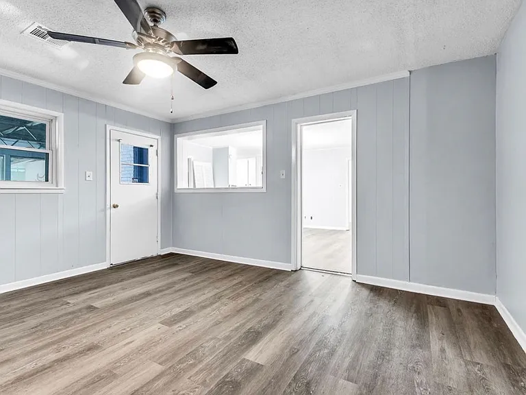 3692 Fairfield Dr — Photo 11