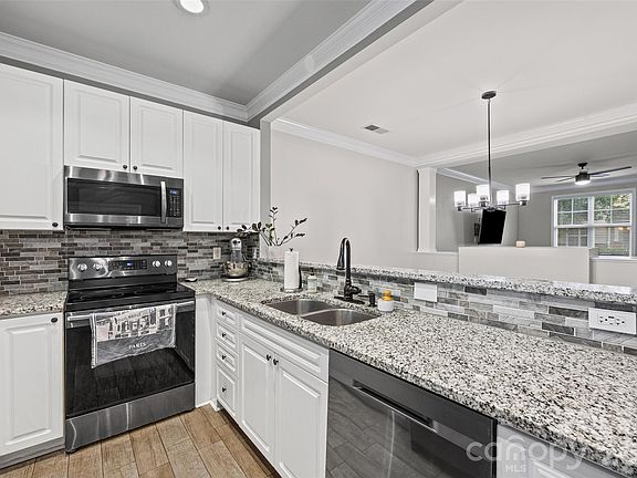 4th image of 11143 Dundarrach Ln