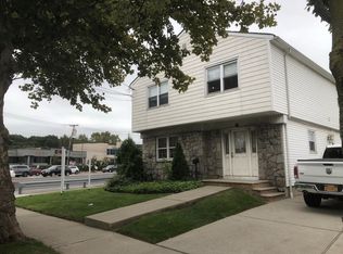 8 Signs Rd, Staten Island, NY 10314
