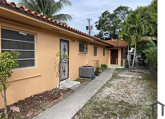 3 bed, $3,200 — Photo 3