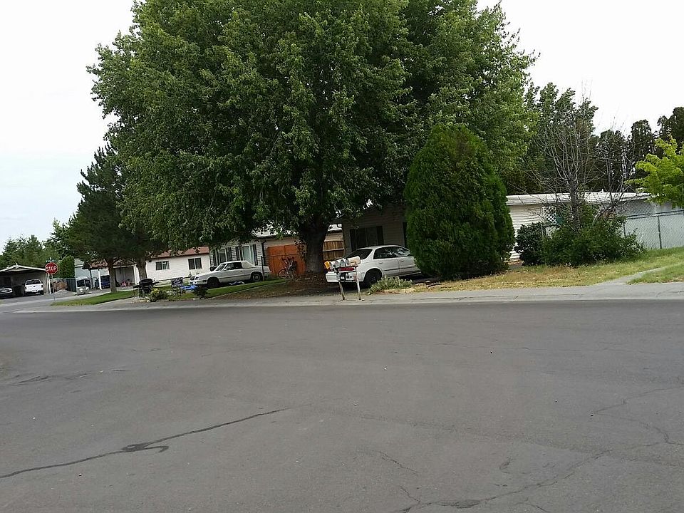 2nd image of 1115 SW Sandy Dr