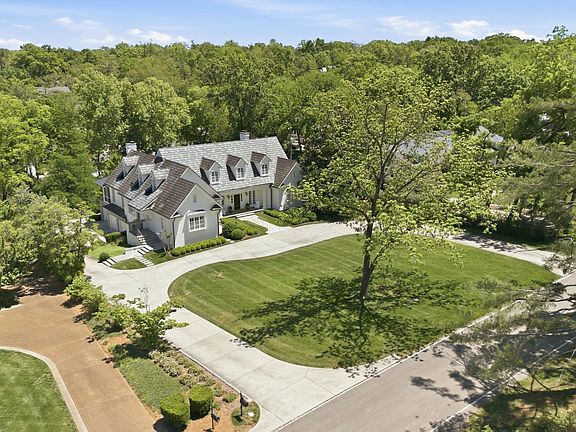 2nd image of 204 Sunnyside Dr
