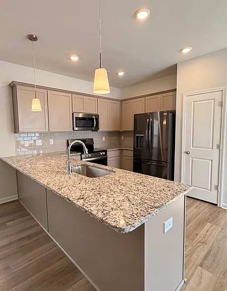 1428 Donhill Dr — Photo 5