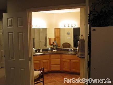 5th image of 308 W Ave F
