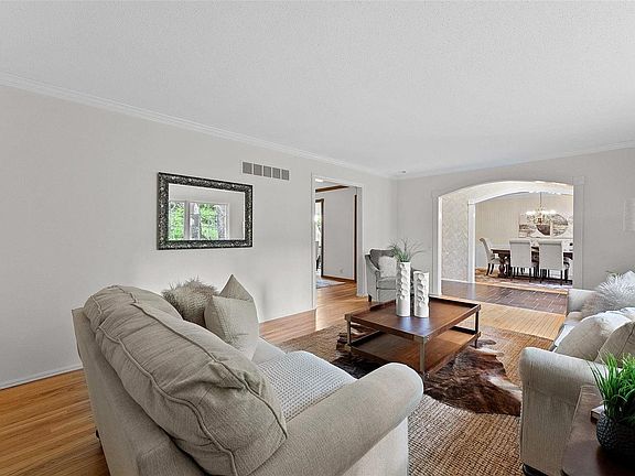 5th image of 1735 Claymont Estates Dr