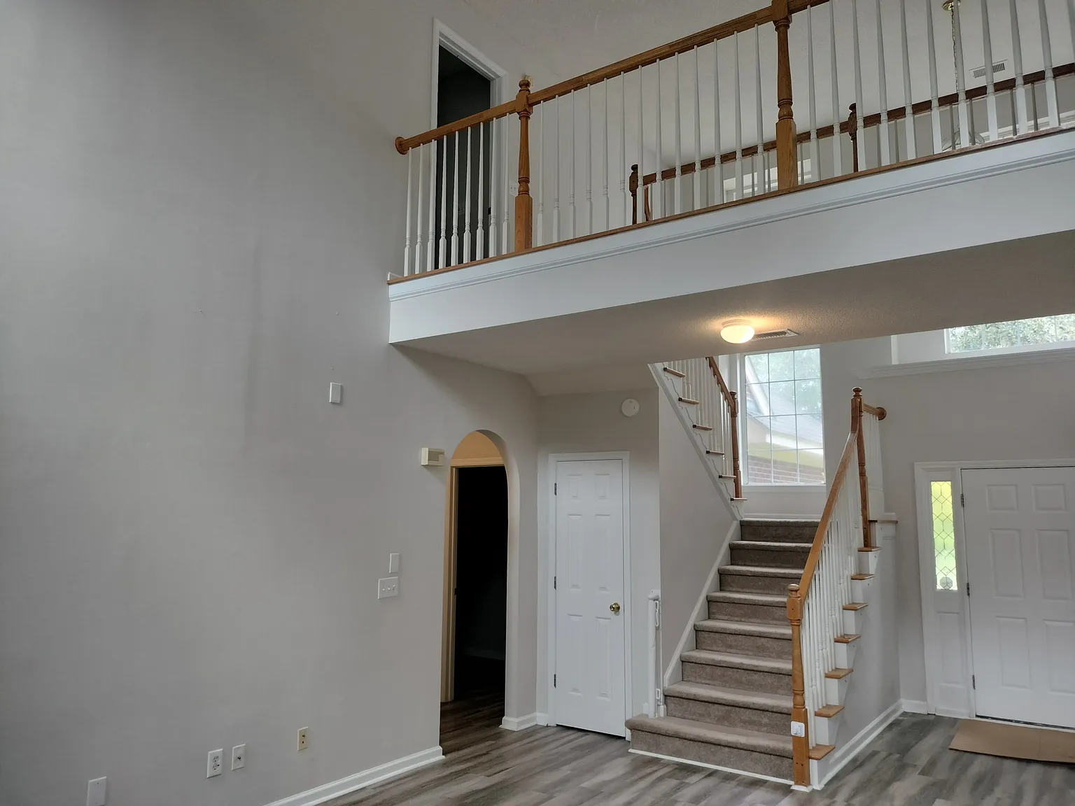 4 bed, 2.5 bath, 2400 sqft, $4,700 — Photo 3