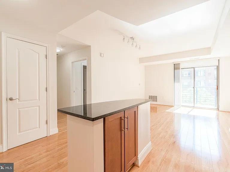 525 N Fayette St #420 — Photo 8