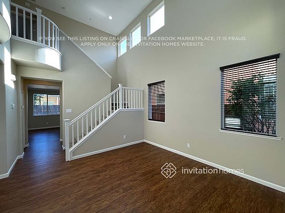 3rd image of 1878 Hardy Dr