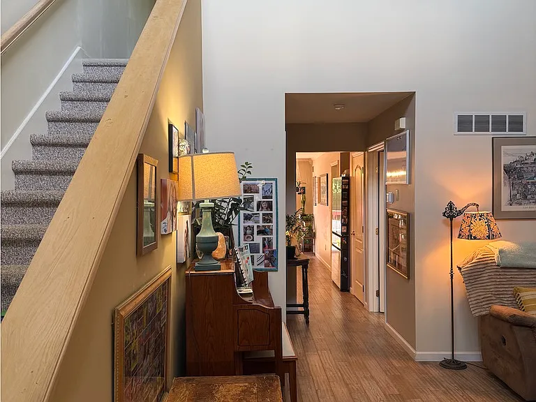 11 Calvett Pl — Photo 8