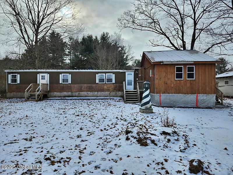 4th image of 490 Pine Hill Road