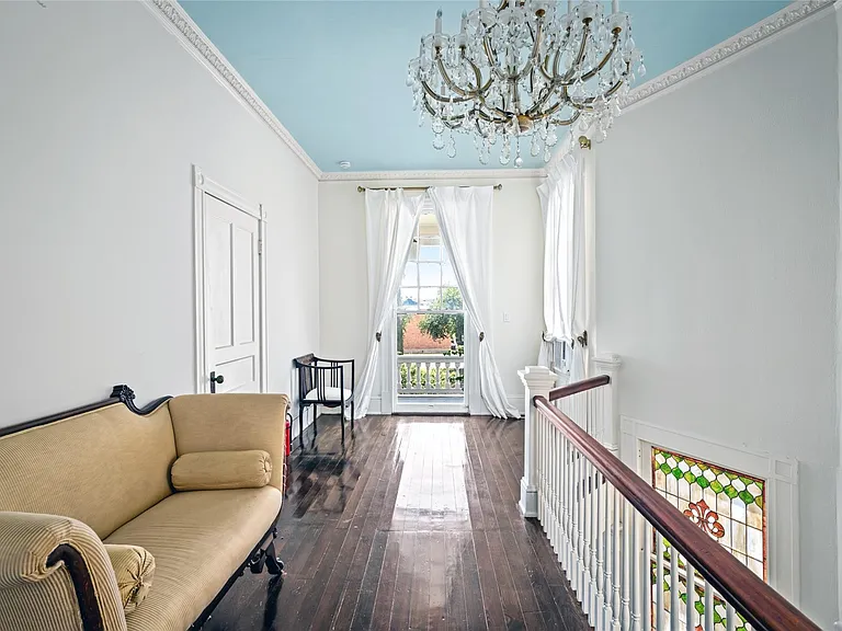 1112 Broadway St — Photo 17