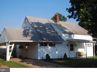 30 Nestingrock Ln, Levittown, PA 19054