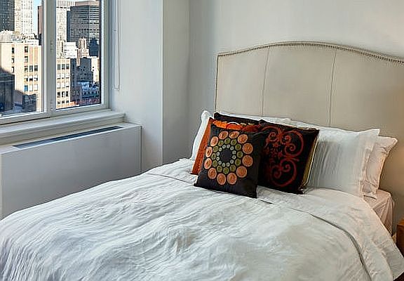 4th image of 309 5th Ave APT 34B