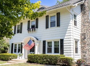 1010 Kensington Ave, Grosse Pointe Park, MI 48230