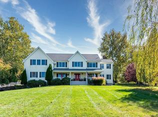5 Annabelle Ln, Warwick, NY 10990