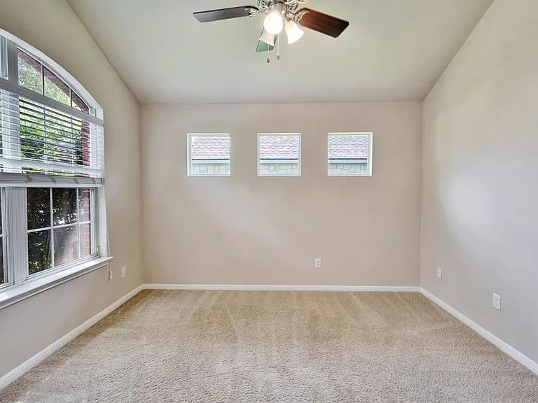 507 King Eider Ln — Photo 4