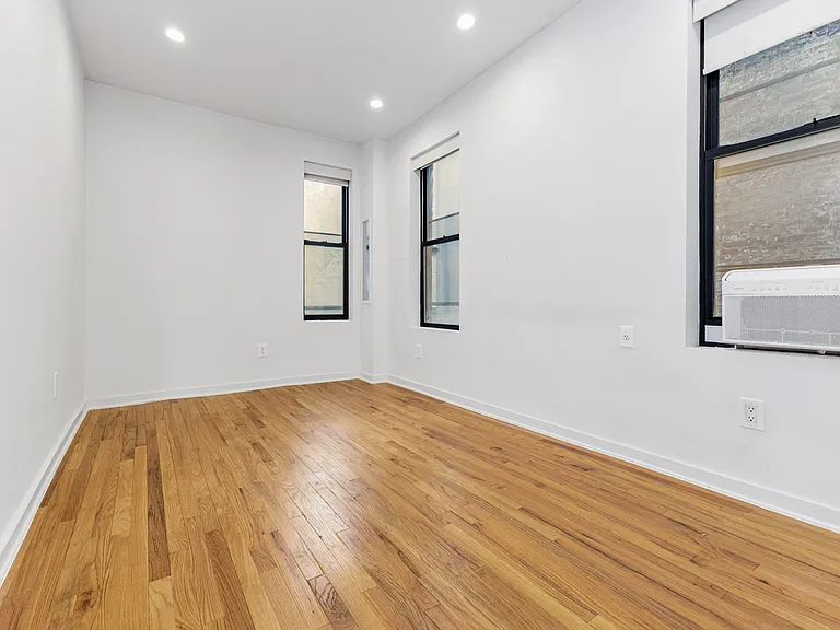 75 Thompson St #15 — Photo 5