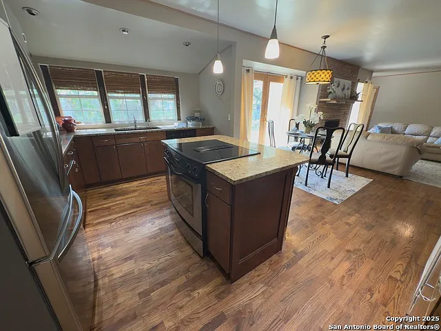 11022 Dreamland Dr — Photo 3