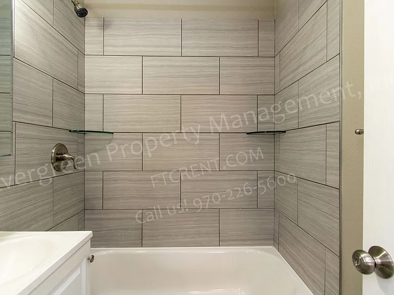 207 E Stuart St — Photo 20