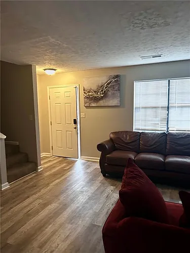 7066 Oakhill Cir Photo 1
