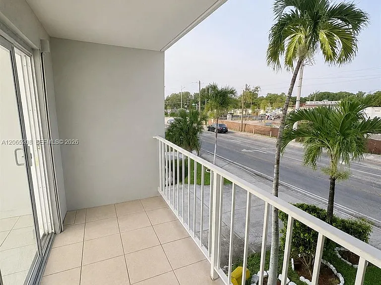 555 NE 123rd St #215-D — Photo 4