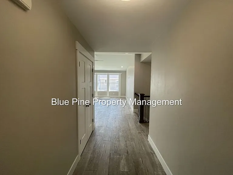 1924 Harrington Cir — Photo 3