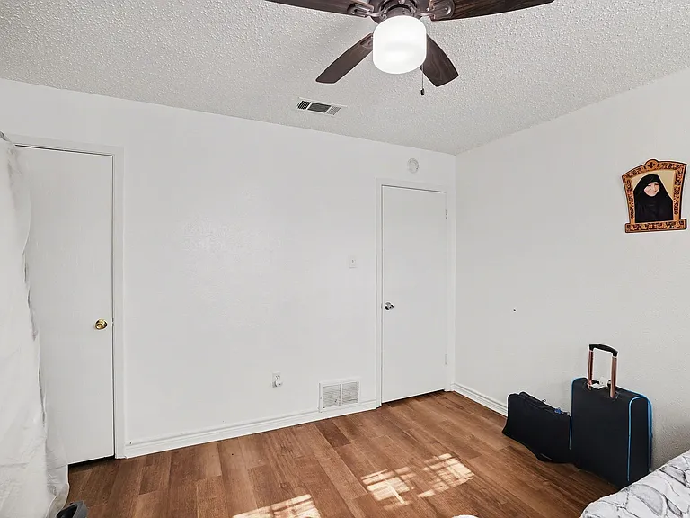 7700 Mary Dr #7702 — Photo 3