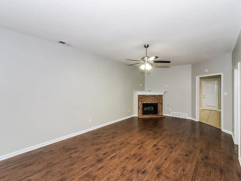8695 Rogers Park Ave — Photo 4