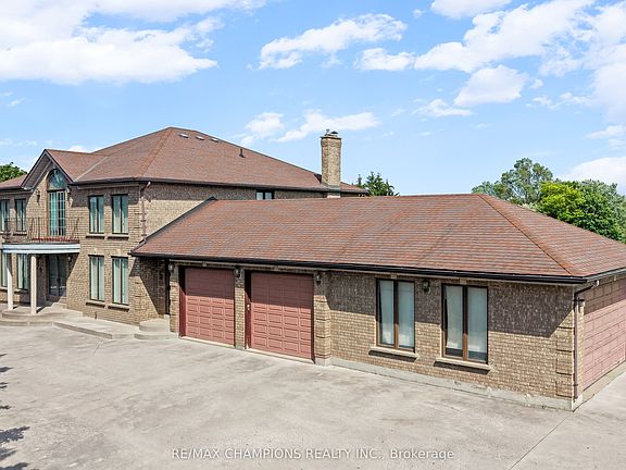 4th image of 4047 Countryside Dr E